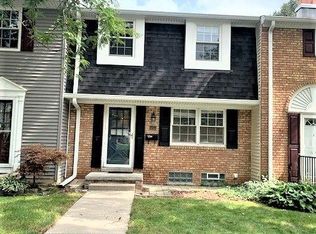 41322 Windsor Ct, Northville, MI 48167