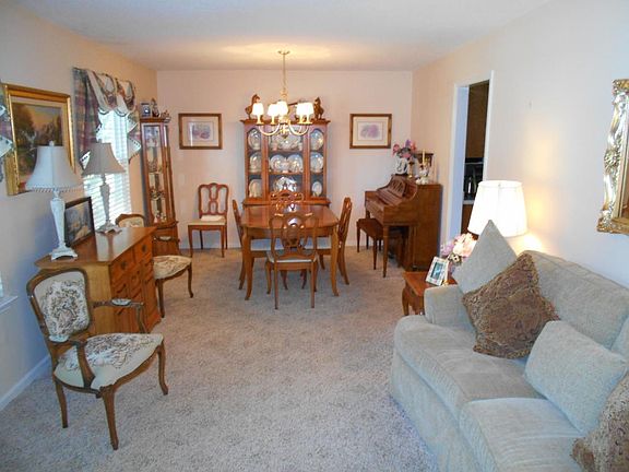 5th image of 9017 Oak Haven Dr
