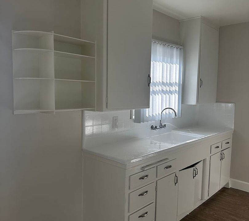 1st image of 116 S Orange Ave APT I