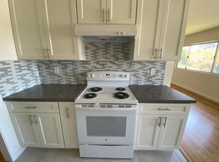 690 Mariposa Ave #303, Oakland, CA 94610