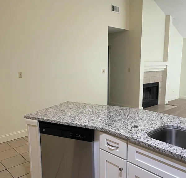3027 Yorktown Cir — Photo 9