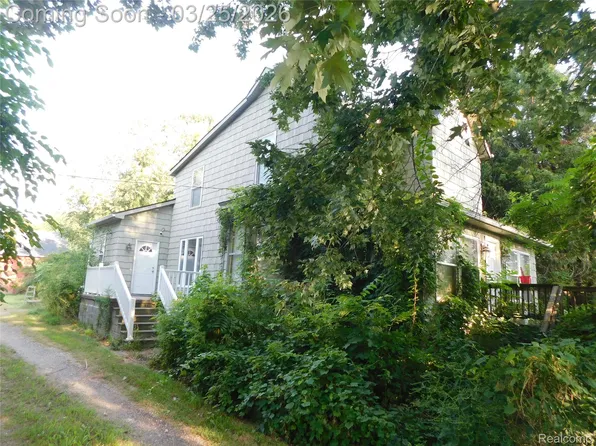 5284 Scotch Settlement Rd, Almont, MI 48003