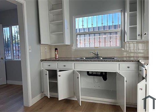 4th image of 1123 W 90th St #2