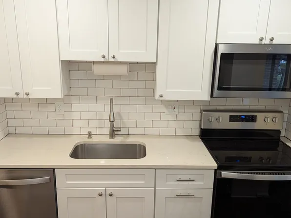 9702 Kingsbridge Dr APT 103, Fairfax, VA 22031