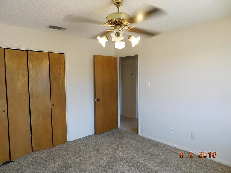 2315 E Highway 190 — Photo 34