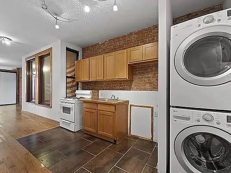 2250 1st Ave #3N — Photo 1