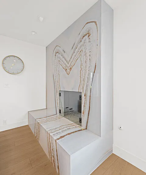 451 S Barrington Ave #302 — Photo 9