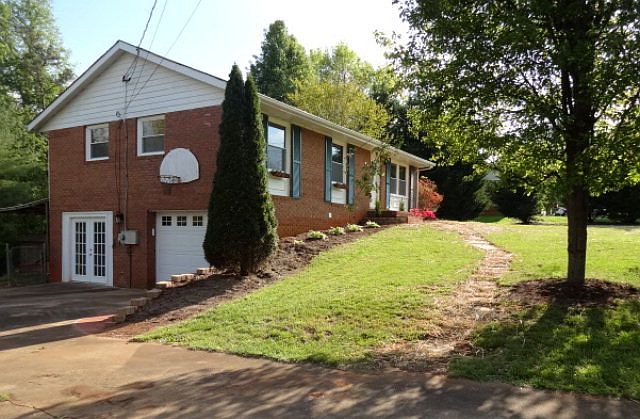 1st image of 212 Hunter Hills St