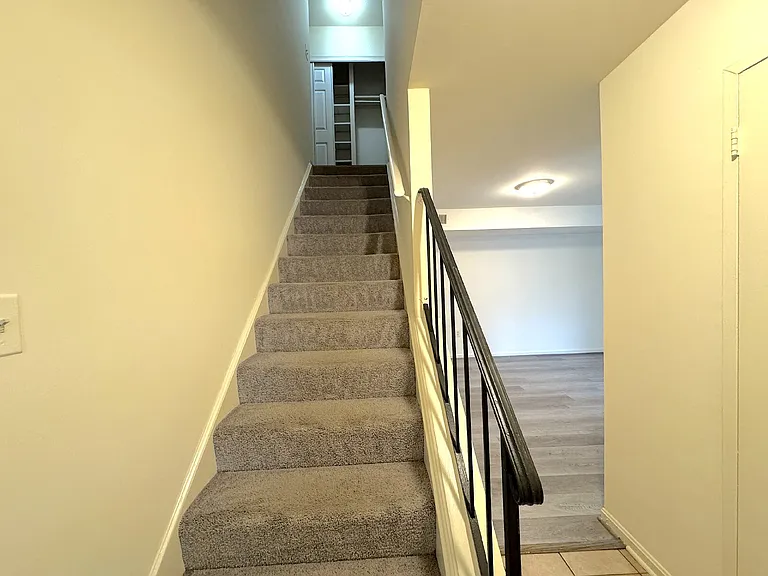 4657 Logsdon Dr — Photo 2