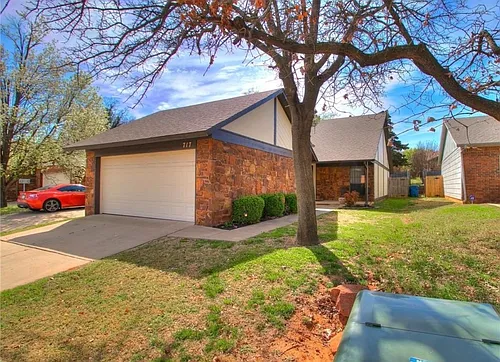 717 Rockridge Cir Photo 1