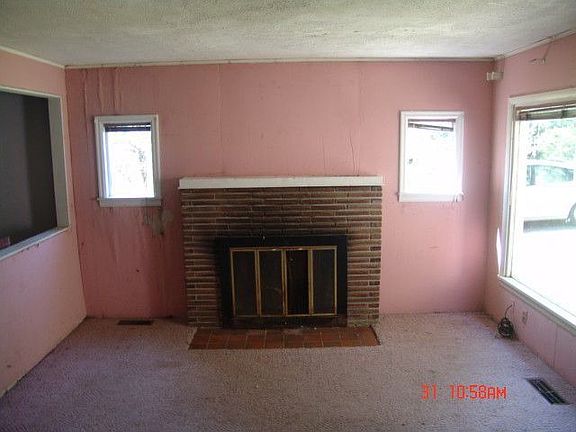 2nd image of 1317 Alaska Ave SE