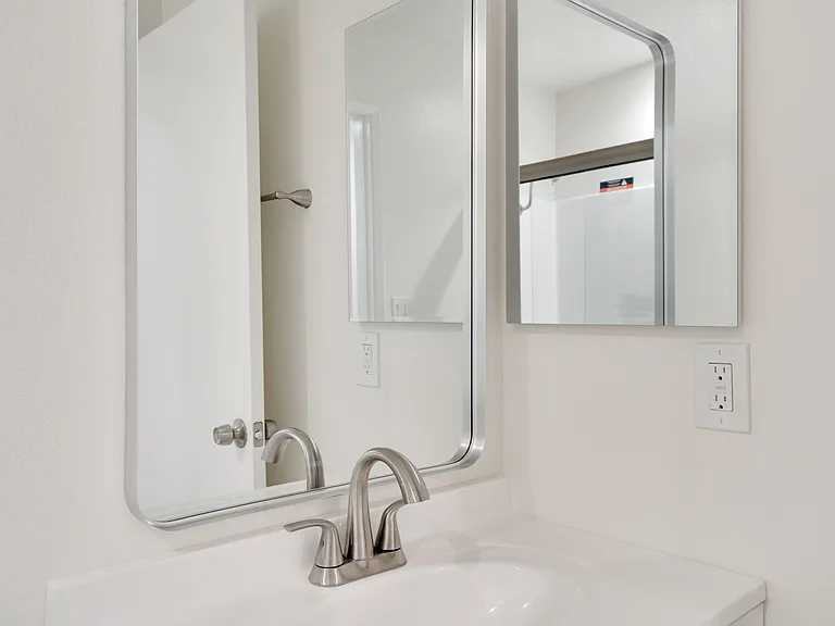 RENOVATED 1 BED 1 BATH - UNIT #309 TOP FLOOR