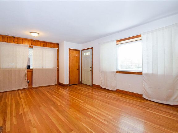 3rd image of 1144 Morehead Ave SE