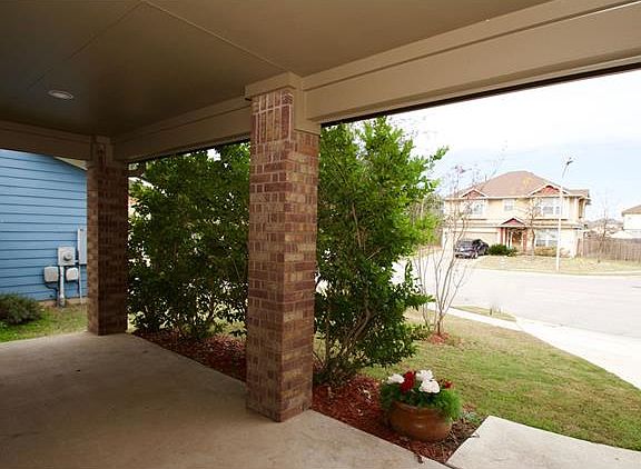 3rd image of 105 Old Settlers Dr