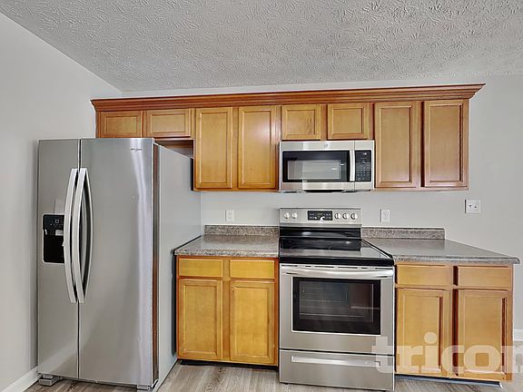5th image of 2337 Middle View Dr