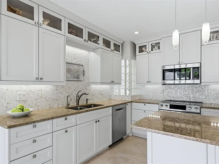 200 Cocoanut Ave #5 — Photo 14