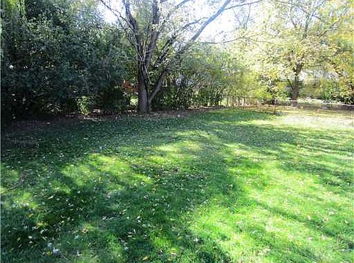 3rd image of 2205 N Circle Dr