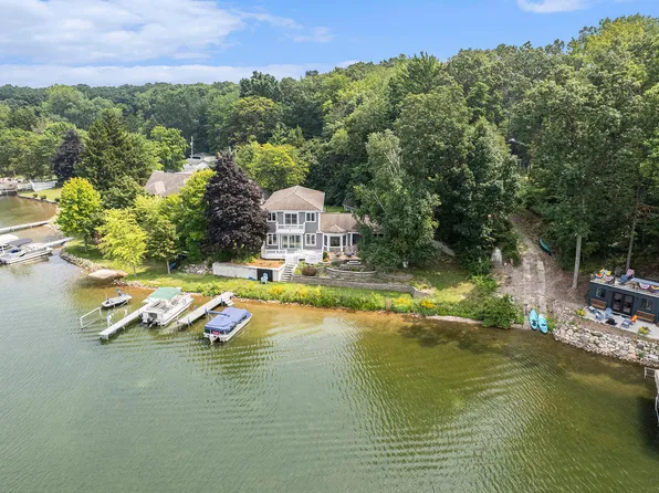 4175 Clear Lake Shore Dr, Grass Lake, MI 49240