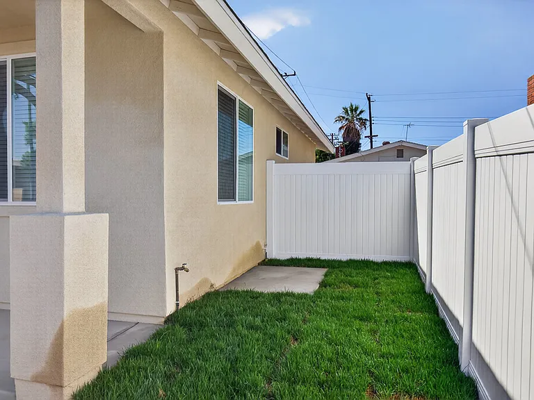 631 Hibiscus Dr #1 — Photo 16