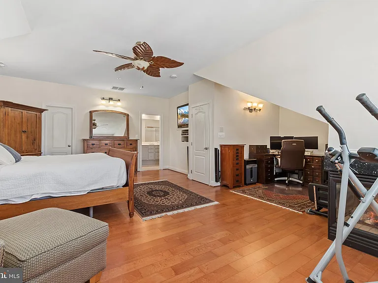 5114 Oneill Ln — Photo 28