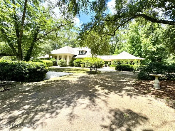 35 Scotland Dr, Natchez, MS 39120