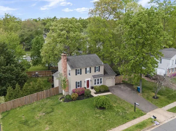 4534 Samuels Pine Rd, Chantilly, VA 20151