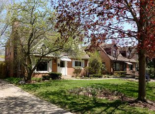 6717 N Trumbull Ave, Lincolnwood, IL 60712