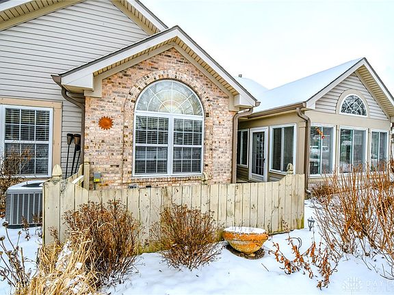 2nd image of 2151 Willow Run Cir