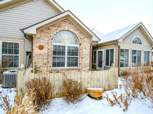 2151 Willow Run Cir, Enon, OH 45323