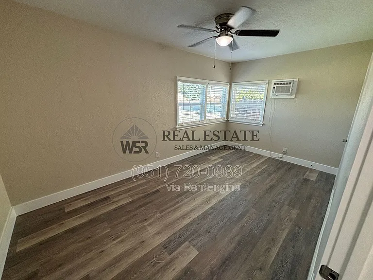 3845 Strong St — Photo 18