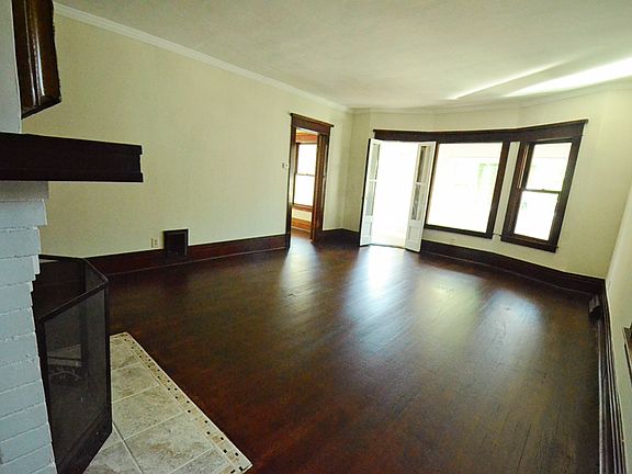2nd image of 297 Bedford Ave