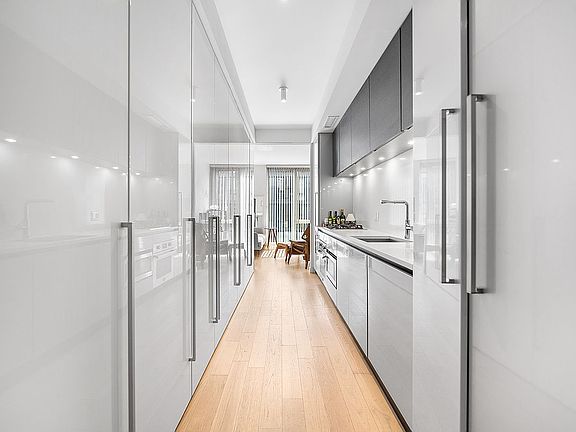 4th image of 540 W 49th St APT 509N