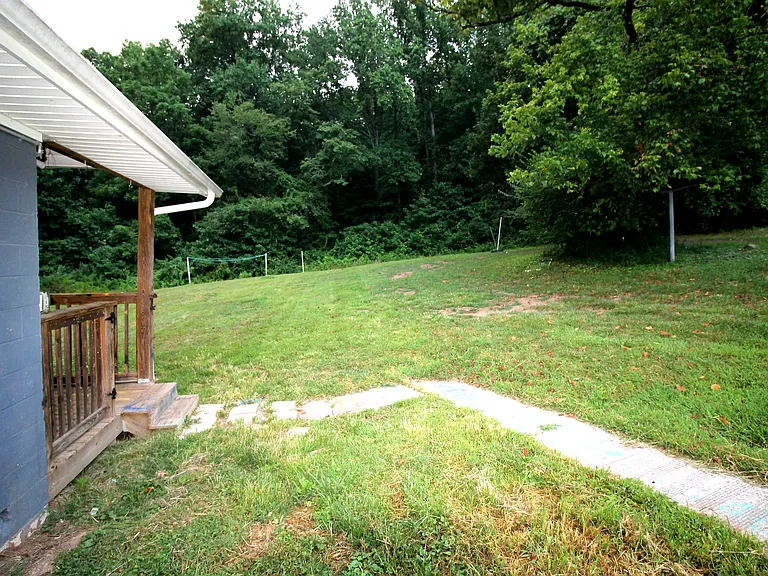 111 Bennett Ln — Photo 10