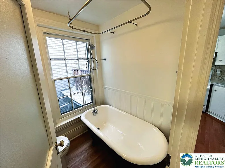 204 N 7th St — Photo 9
