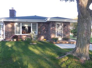 4668 S 45th St, Greenfield, WI 53220