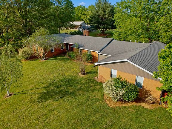 3rd image of 208 Grandview Dr