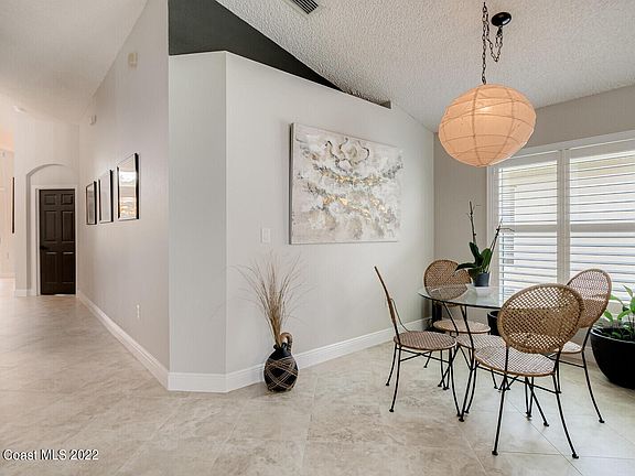 5th image of 1052 Bainbury Ln