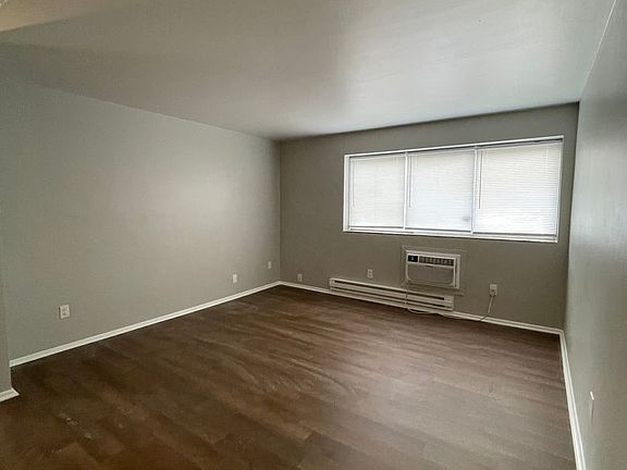4th image of 1832 Winton Ave APT 203