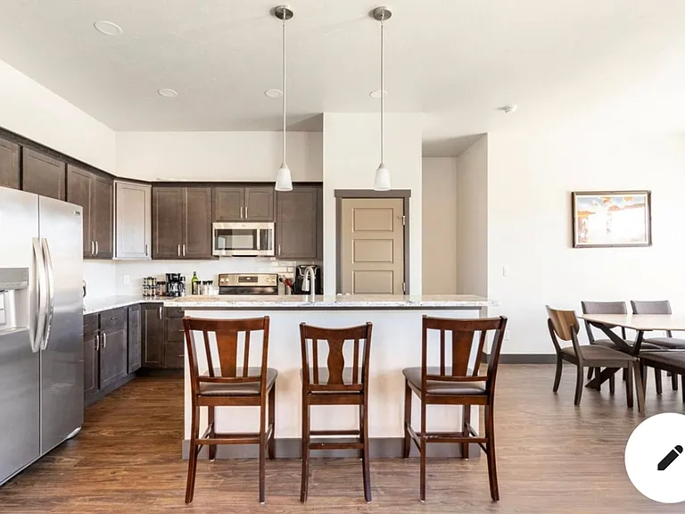 2469 Apex Ave #B — Photo 1