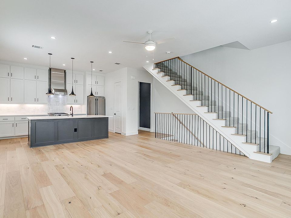 1st image of 131 Thornton St