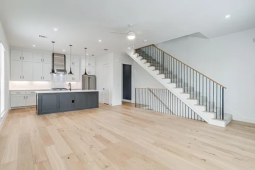 131 Thornton St Photo 1