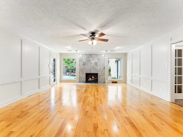 5718 Glenmere Ln, Spring, TX 77379