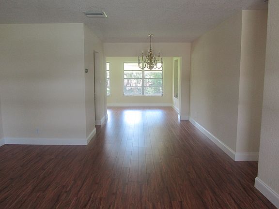 2nd image of 4804 Nw 41st Avenue