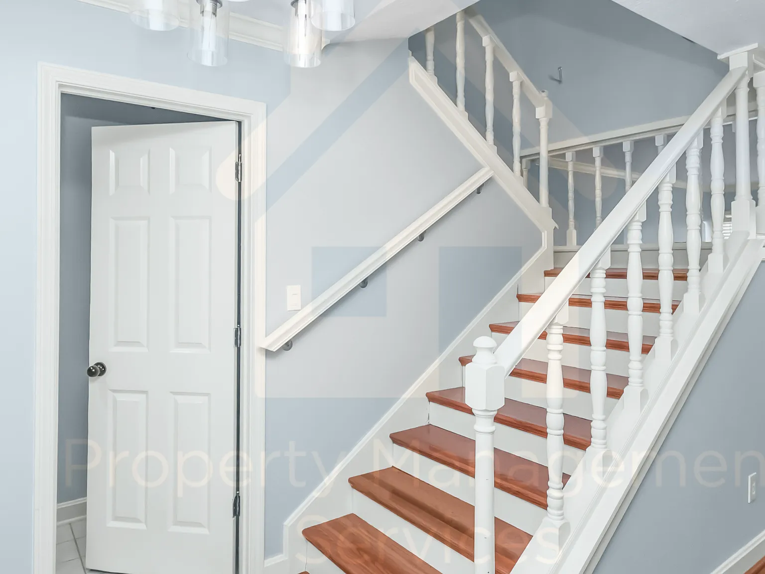2 bed, 2.5 bath, 2468 sqft, $1,600 — Photo 3