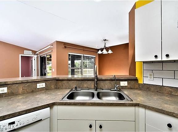 5th image of 4608 Ida Ave S