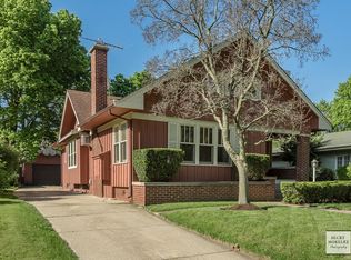 306 Sunset Ave, Aurora, IL 60506