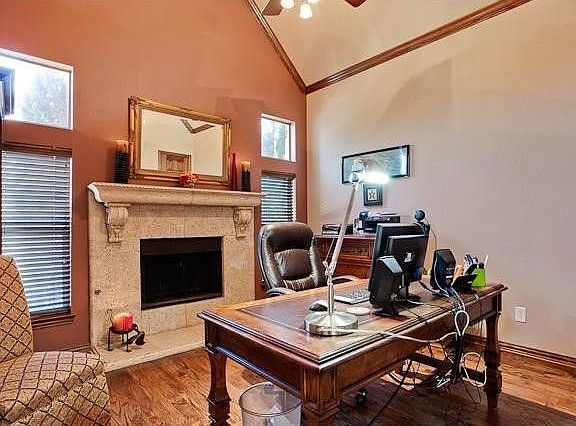 4th image of 7032 Belcrest Dr
