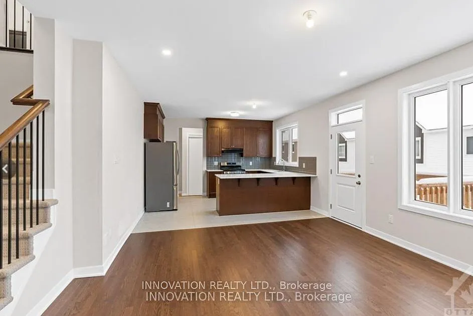 4 bed, $2,700 — Photo 4