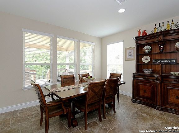 5th image of 4213 Hillglen Way