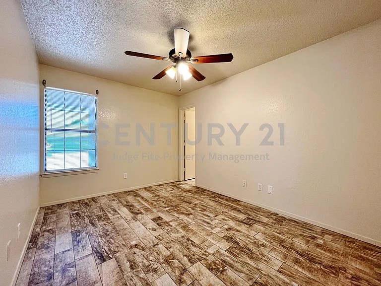 1110 S Rusk St #B — Photo 7
